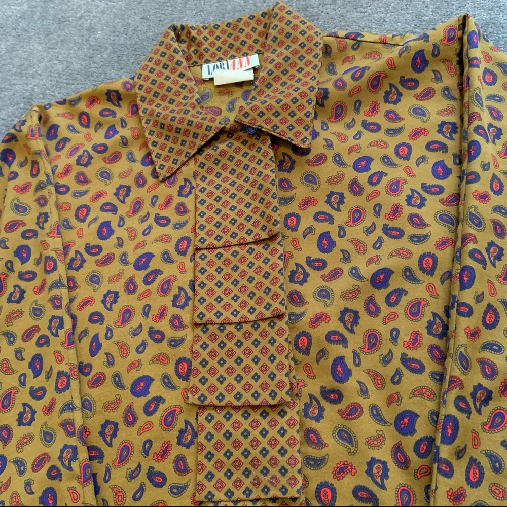 Vintage whimsical paisley button down shirt